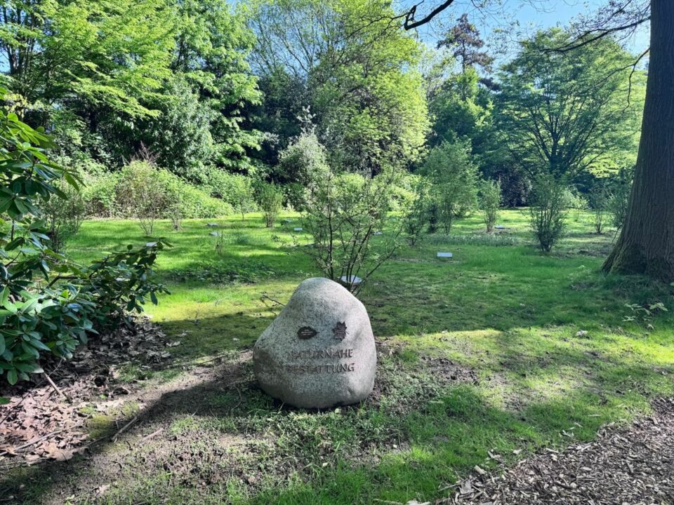 Familiengrab naturnah Urne - Friedhof Bochum-Gerthe