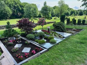 Familiengrab Erd- und Urnenbestattung - Ev. Friedhof Bochum-Langendreer
