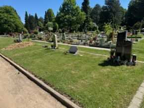 Familiengrab Rasen Erdbestattung - Friedhof Bochum-Eppendorf